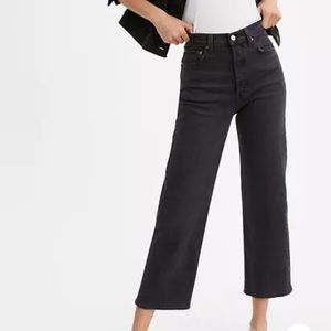 Levi’s Ribcage straight black jeans size 27